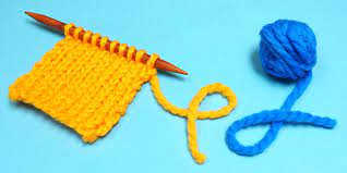Join yarn in knitting at beginning of row